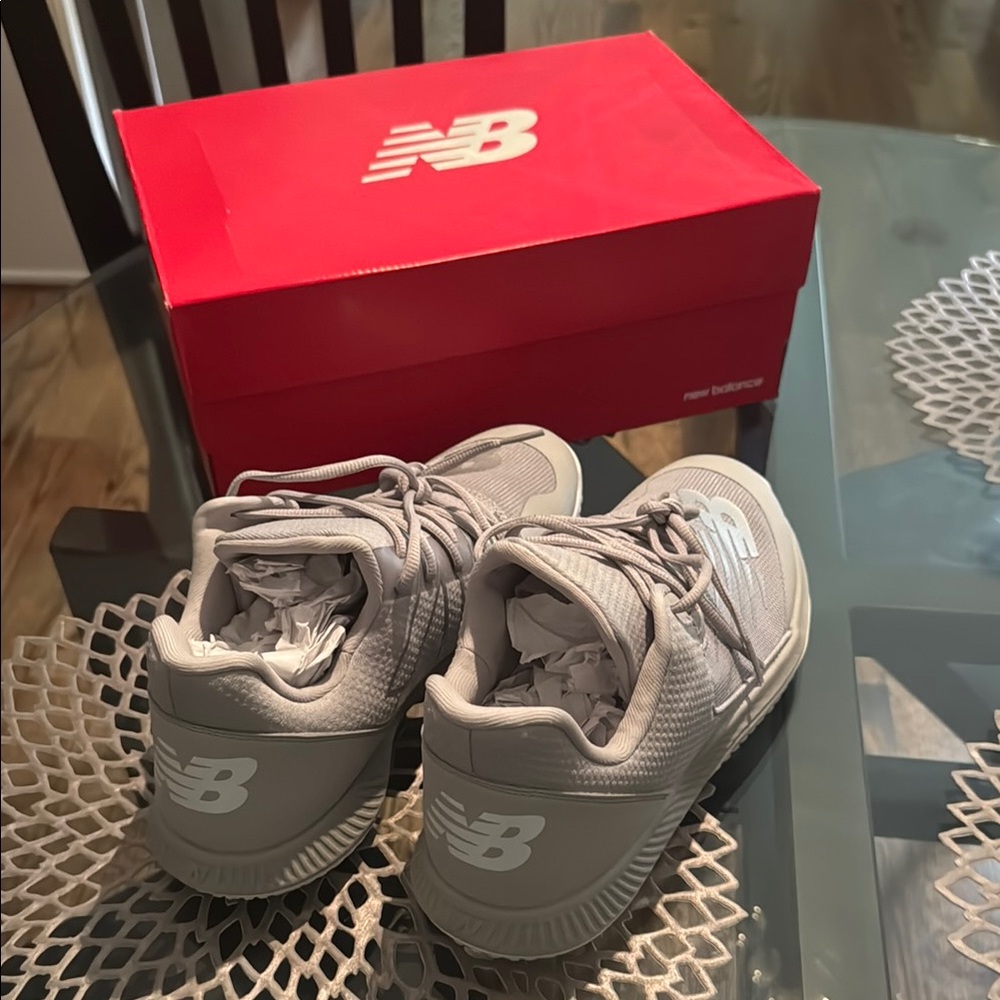 New Balance Gray Sneakers with Streamlined Design and Breathable Upper